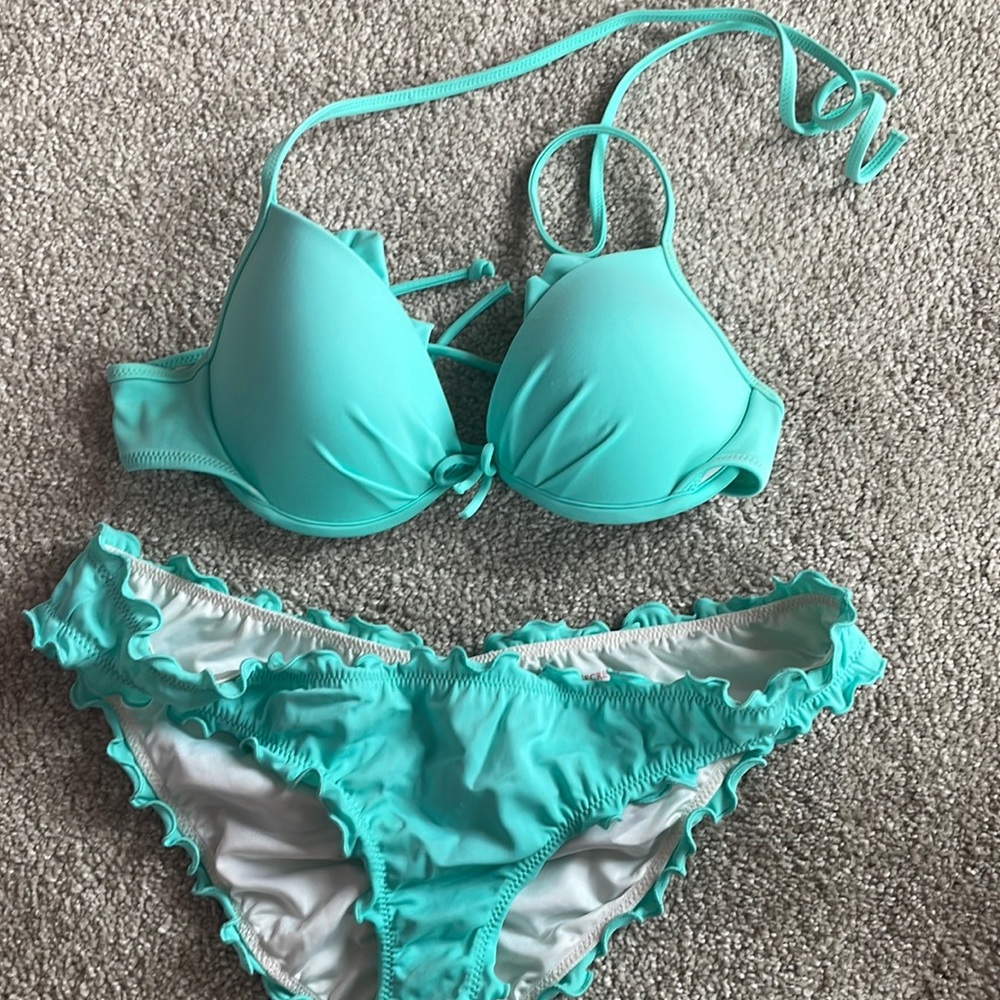Victorias Secret Bikini, 32B